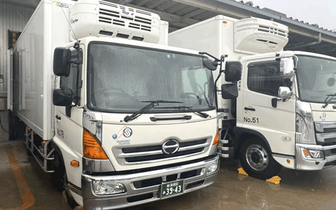丸周運送4tトラック 県内配送